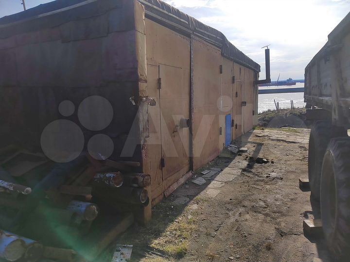 Гараж, > 30 м²