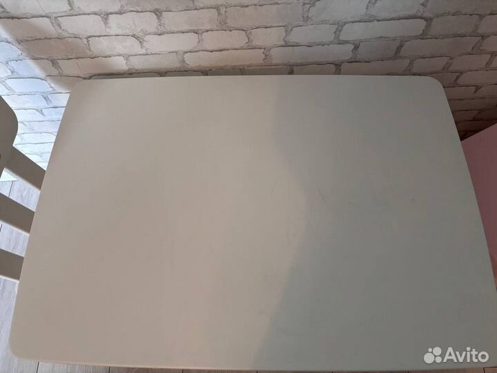Стул и два стула икеа маммут