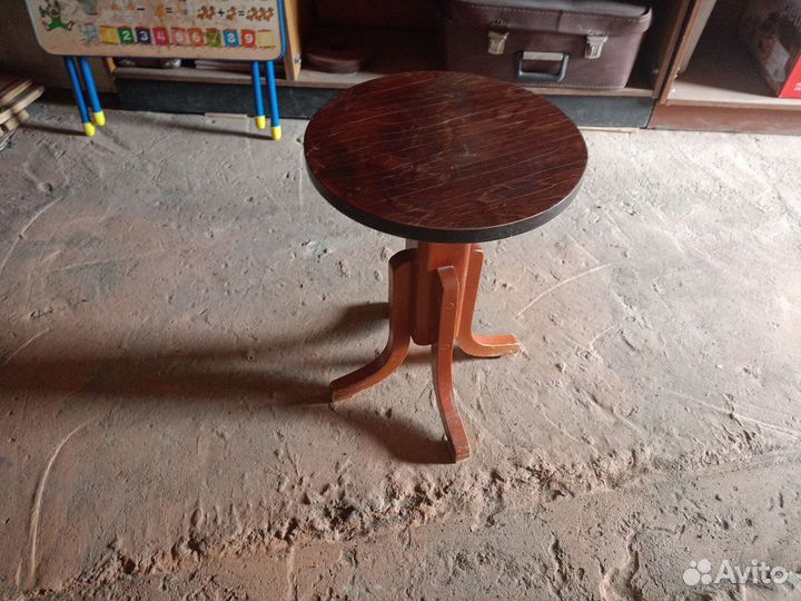 Стул для пианино