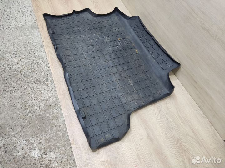 Коврик багажника, Volvo 850