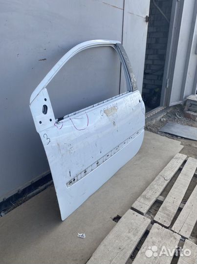 Renault Twingo передняя левая дверь