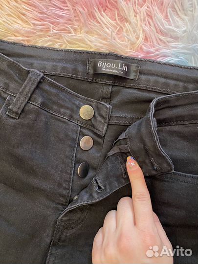 Джинсы с высокой посадкой на пуговицах 42