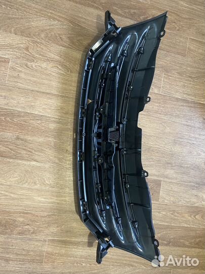 Решетка радиатора Honda Freed