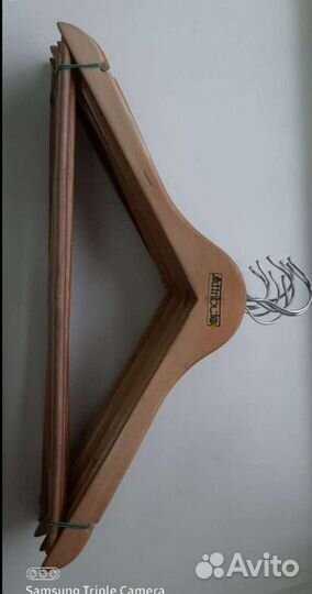 Вешалки плечики пластиковые и деревянные