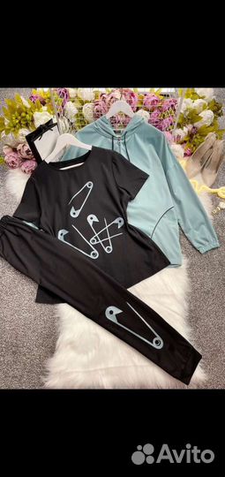 Спортивный костюм женский