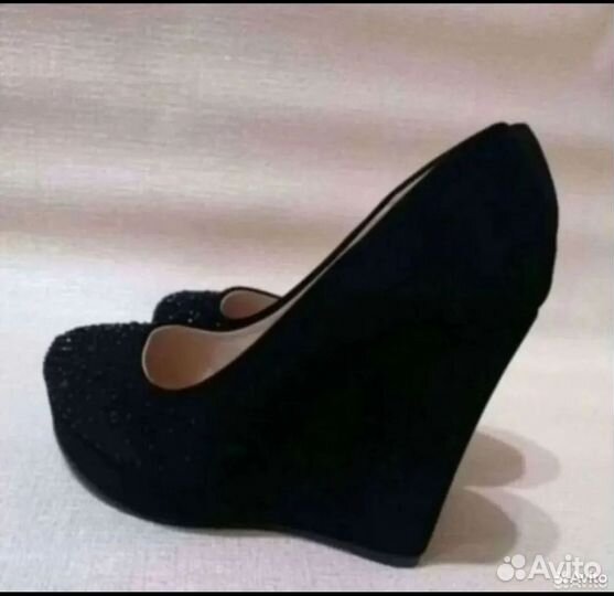 Новые Очень Красивые Туфли на Танкетке 39-40