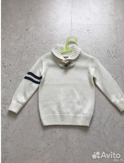 Очень красивый молочный свитер Terranova kids, раз