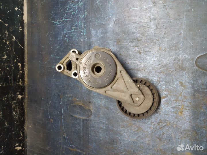 Натяжной ролик Volkswagen Golf 5