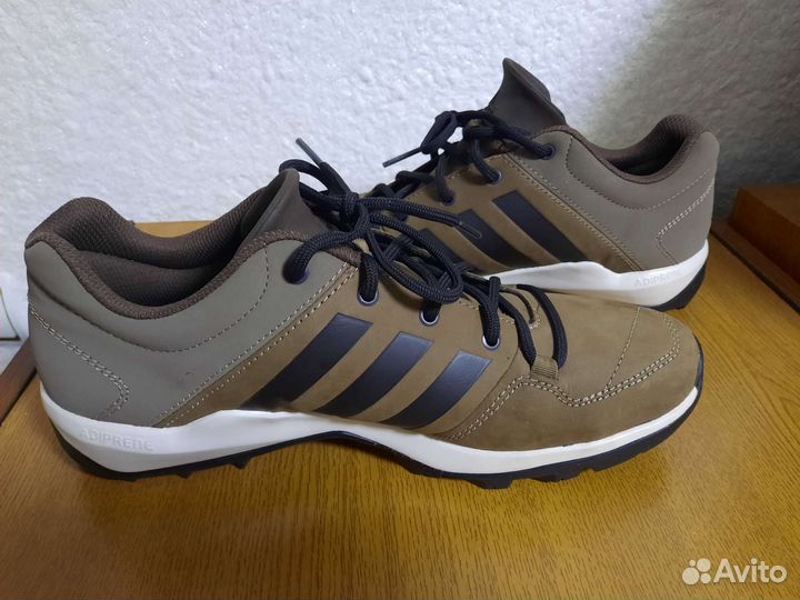 Кроссовки adidas