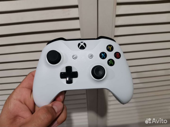 Геймпад xbox one s