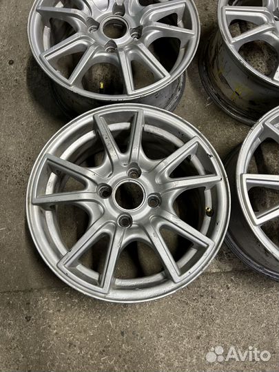 Стильные литые диски 4x100 Цо 60.1 R14 Ровные