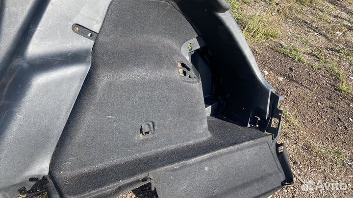 Обшивка багажника правая Honda Civic 5D
