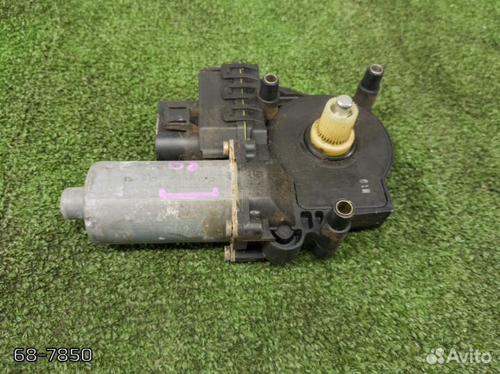 Моторчик стеклоподъемника Audi A6 C5 седан