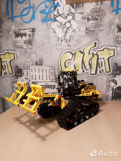 Lego technic трактор в собранном виде
