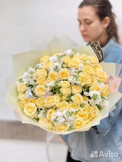 Букеты из цветов, лимонное розы