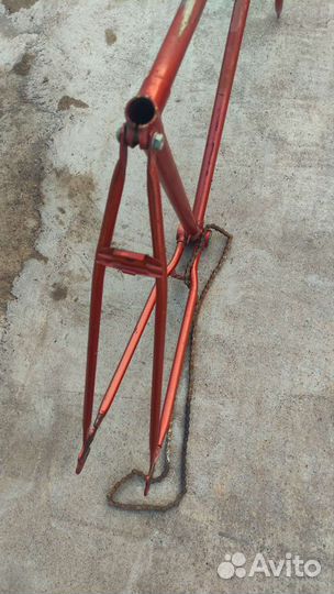 Рама с цепью, руль, вилка велосипеда 