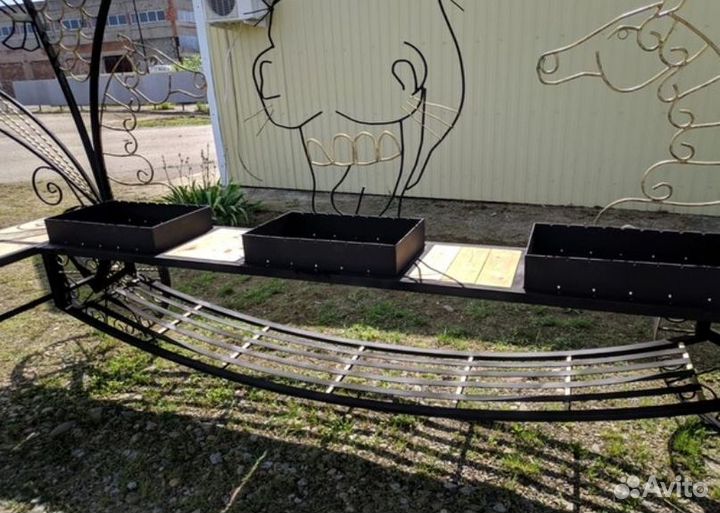 Мангал с крышей