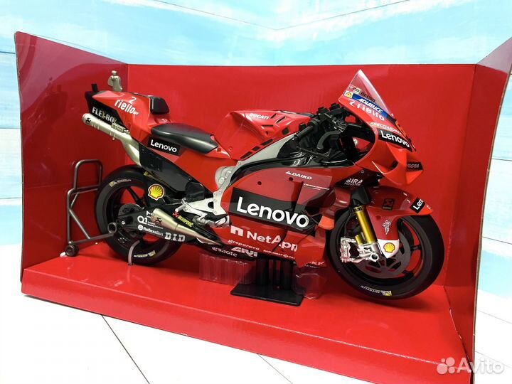 Мотоцикл модель Ducati Desmosedici 1:6 Moto GP