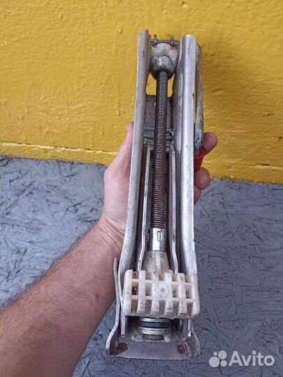 Бмв домкрат