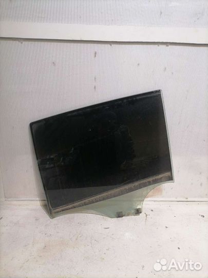 Стекло заднее левое Renault Sandero 2