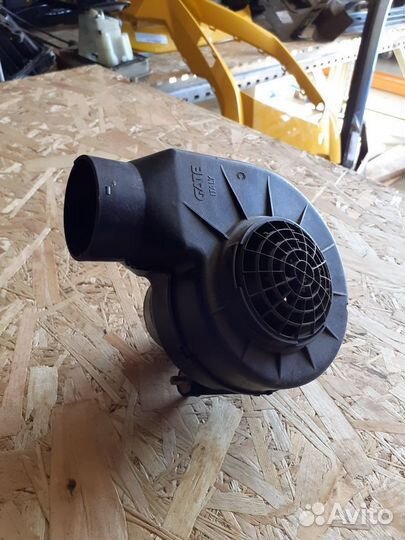 Двигатель отопителя Audi 80(B4)