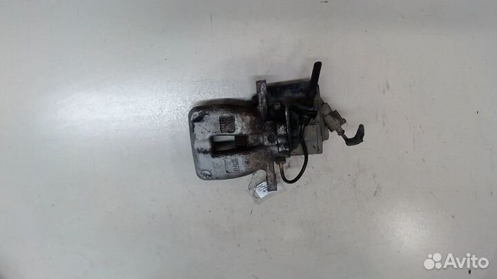 Суппорт правый задний Volkswagen Passat 6, 2007