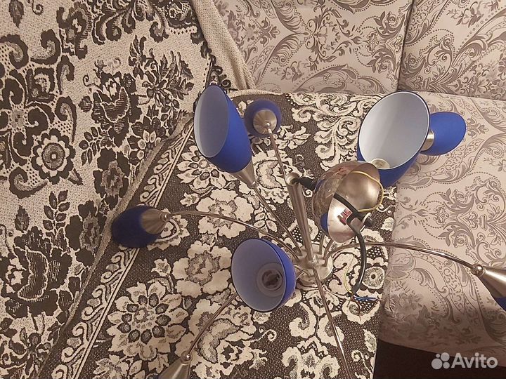 Люстра на 9 рожков с маленьким минусом