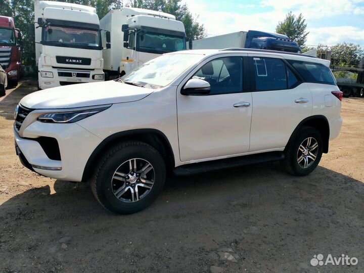 Toyota Fortuner 2.7 AT, 2022, 20 км