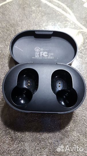 Беспроводные наушники apple airpods