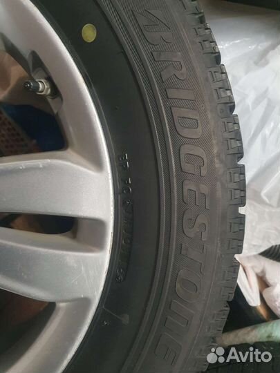 Bridgestone Blizzak VRX 225/60 R17 99S
