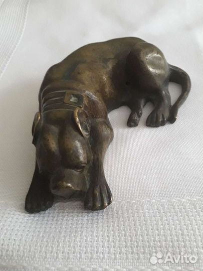 Собака бронза