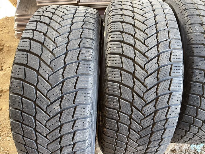 Michelin X-Ice Snow 215/55 R17