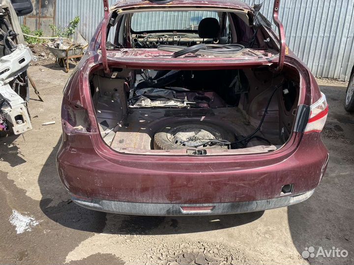 Задняя часть Nissan Almera G15