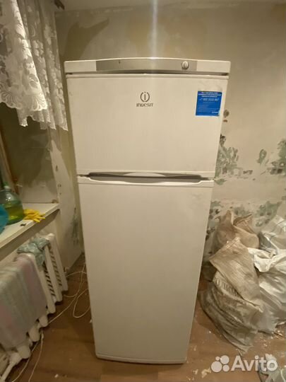 Холодильник indesit