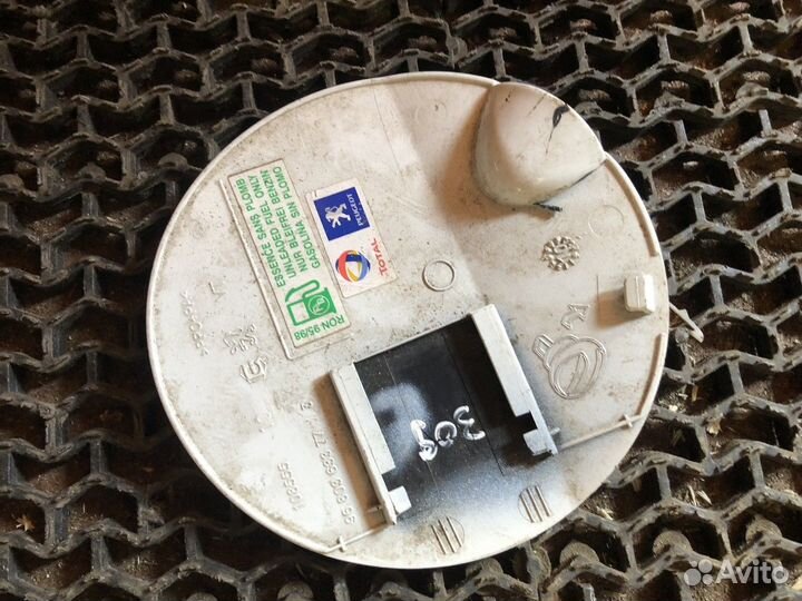 Лючок бензобака Пежо 308 1 Peugeot 308