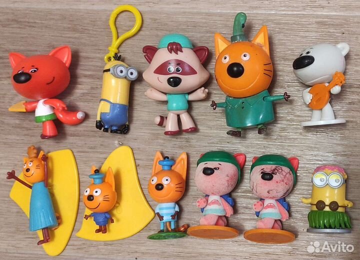 Игрушки 2 коробки обменяю на шерсть или книги