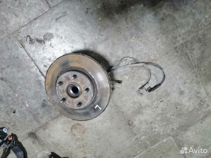 Кулак поворотный передний левый Kia Cerato 2