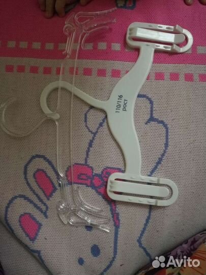 Вешалка для детской одежды