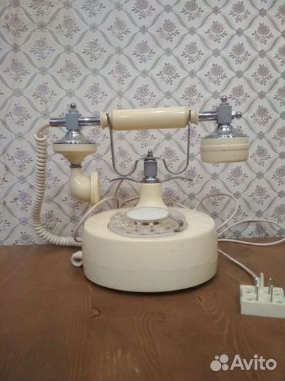 Старый телефон СССР