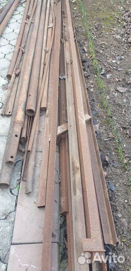 Угольник металлический