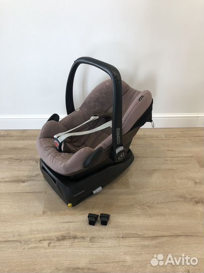 Maxi cosi pebble с базой