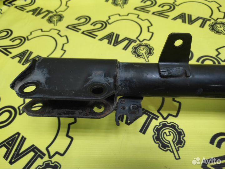 Стойка в сборе комплект задняя Toyota Harrier