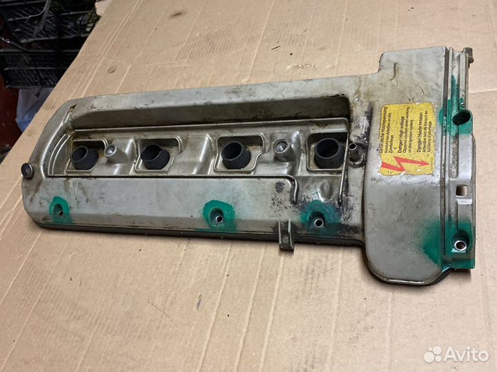 Клапанная крышка левая Mercedes w140 m119 трамблер