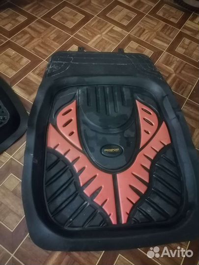 Автомобильные коврики резиновые