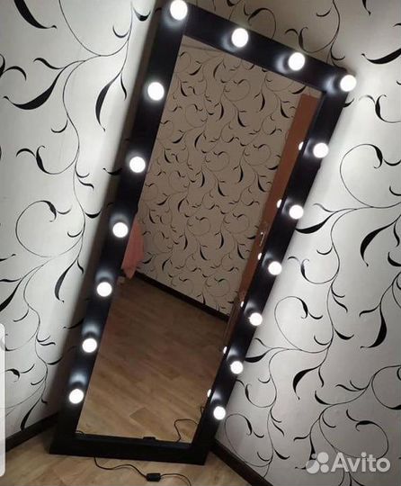 Зеркало с лампочками