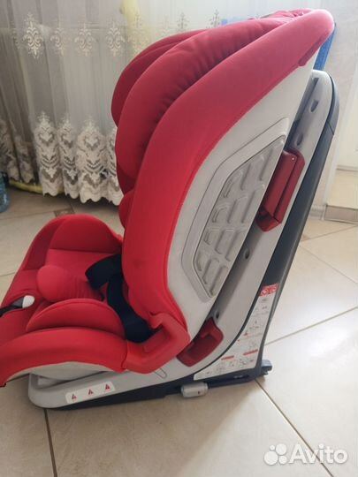 Детское автокресло chicco