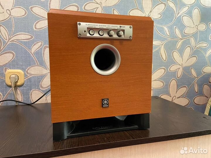 Сабвуфер активный yamaha YST-SW015