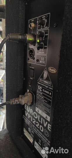 Behringer eurolive vp1220d
