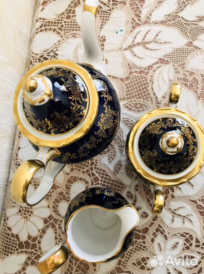 Чайник сахарница и молочник идеальном состояние