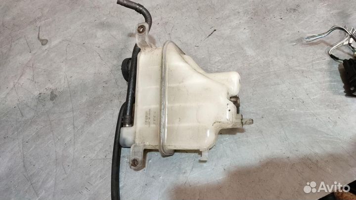 Бачок расширительный Toyota Yaris P1 2003